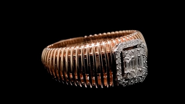 0.21 ct. Pırlanta Baget Yüzük