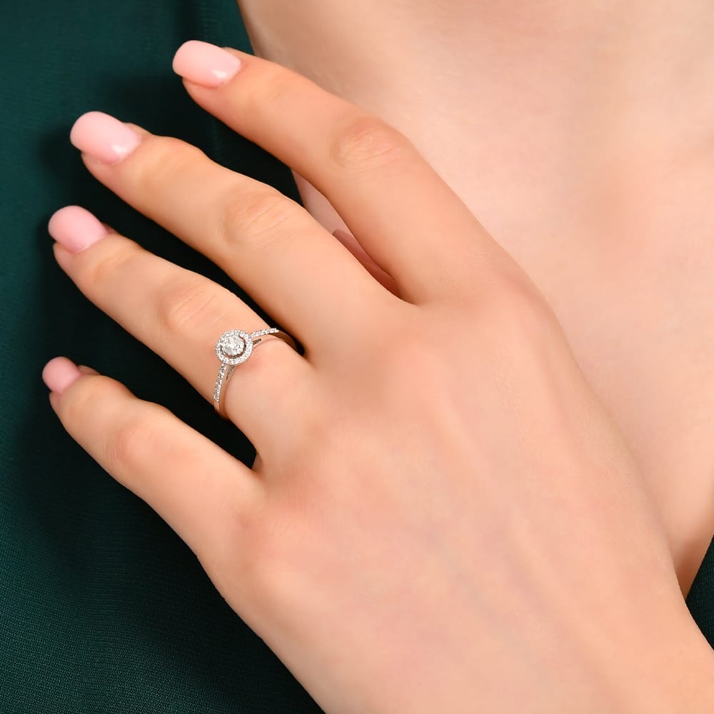 0.22 ct. Pırlanta Baget Yüzük