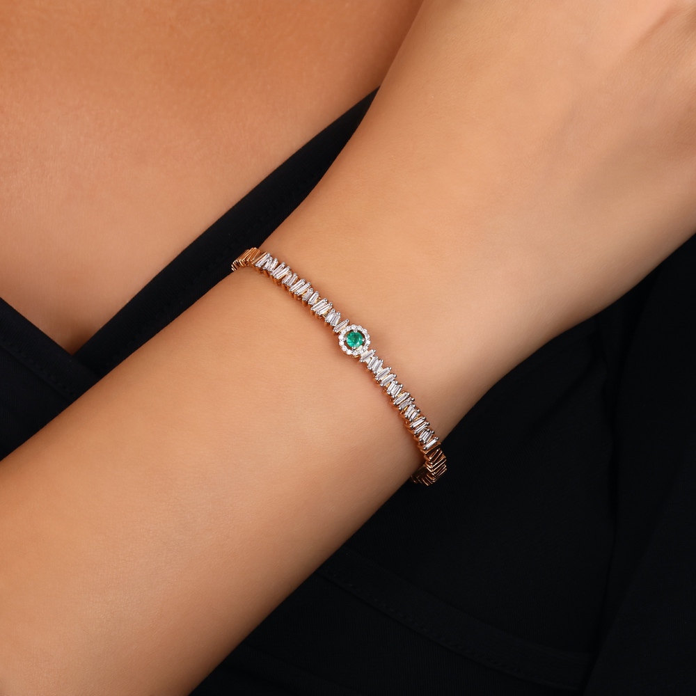 0.60 ct. Pırlanta Baget Doğal Zümrüt Bileklik 0.60 ct. Pırlanta Baget Doğal Zümrüt Bileklik