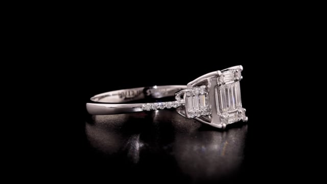 0.62 ct. Pırlanta Baget Yüzük 0.62 ct. Pırlanta Baget Yüzük