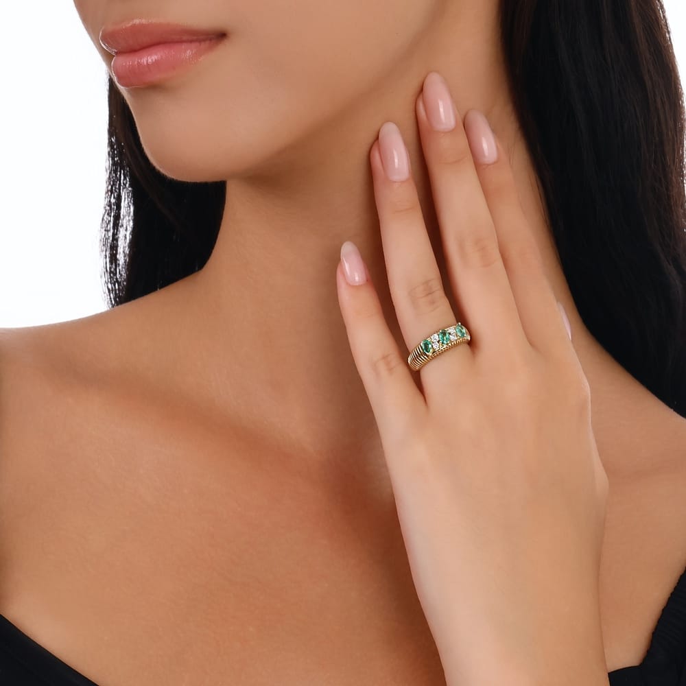 0.69 ct. Pırlanta Doğal Zümrüt Yüzük