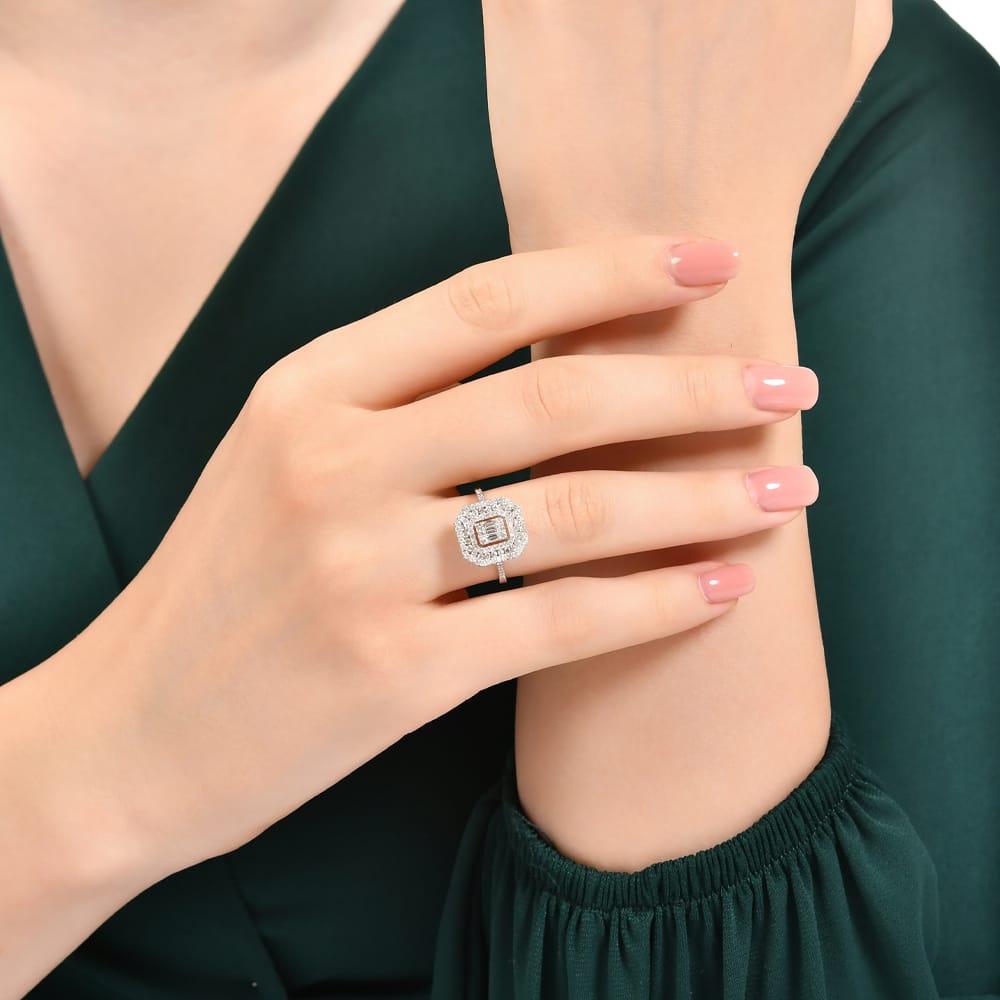 0.70 ct. Pırlanta Baget Yüzük 0.70 ct. Pırlanta Baget Yüzük