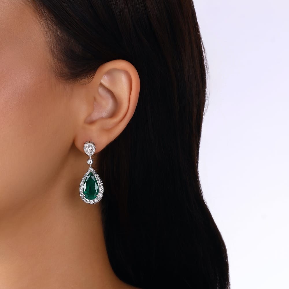 11.83 ct. Pırlanta Doğal Zümrüt Küpe 11.83 ct. Pırlanta Doğal Zümrüt Küpe