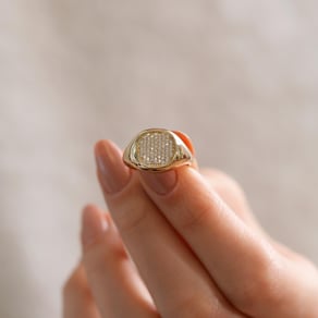 14 Ayar Taş Detaylı Tasarım Altın Yüzük 14 Ayar Taş Detaylı Tasarım Altın Yüzük