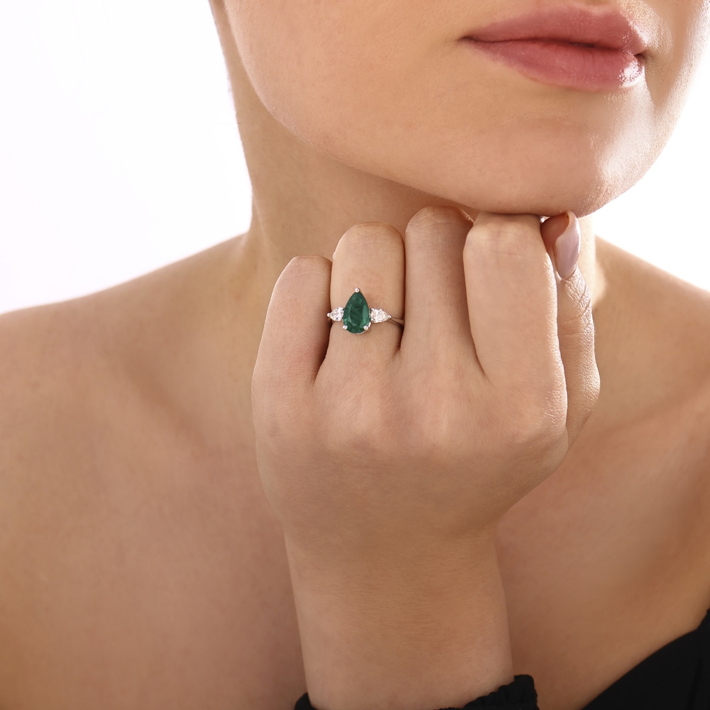2.23 ct. Pırlanta Doğal Zümrüt Yüzük