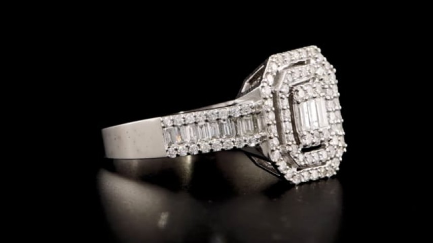 0.85 ct. Pırlanta Cherry Baget Yüzük