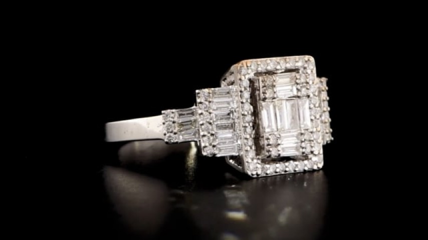 0.93 ct. Pırlanta Cherry Baget Yüzük