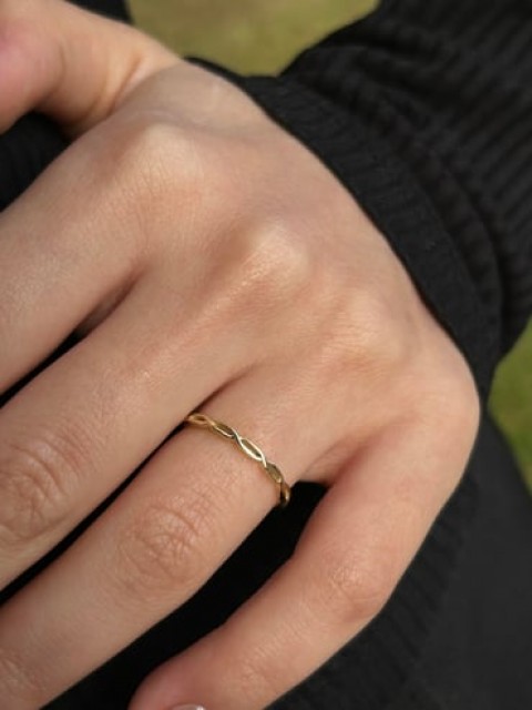 14 Ayar Altın Minimal Tasarımlı Yüzük