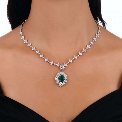 14.56 ct. Pırlanta Doğal Zümrüt Kolye
