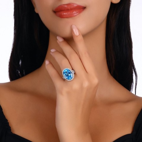 18.23 ct. Pırlanta Blue Topaz Yüzük