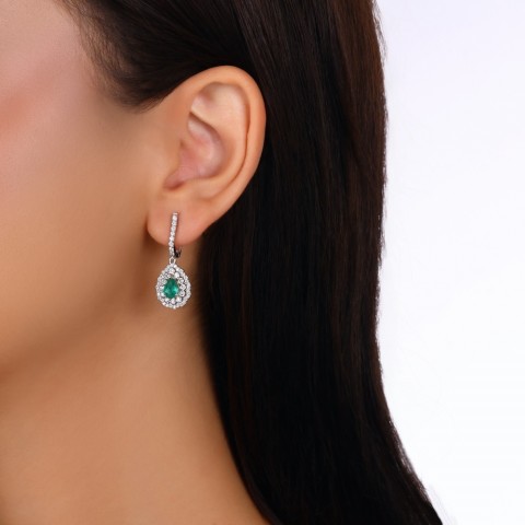 2.34 ct. Pırlanta Doğal Zümrüt Küpe