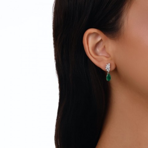 2.79 ct. Pırlanta Doğal Zümrüt Küpe