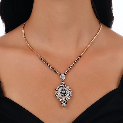 3.69 ct. Elmas Baget Kolye