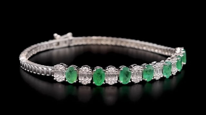 3.73 ct. Pırlanta Baget Doğal Zümrüt Bileklik