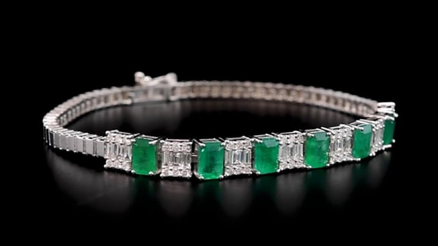4.63 ct. Pırlanta Baget Doğal Zümrüt Bileklik
